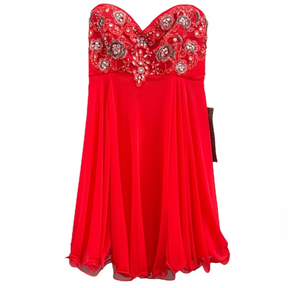 Elegant Formal Strapless Coral Pink Dress with Rhinestone Embellishments Size 7‎ - Picture 1 of 11